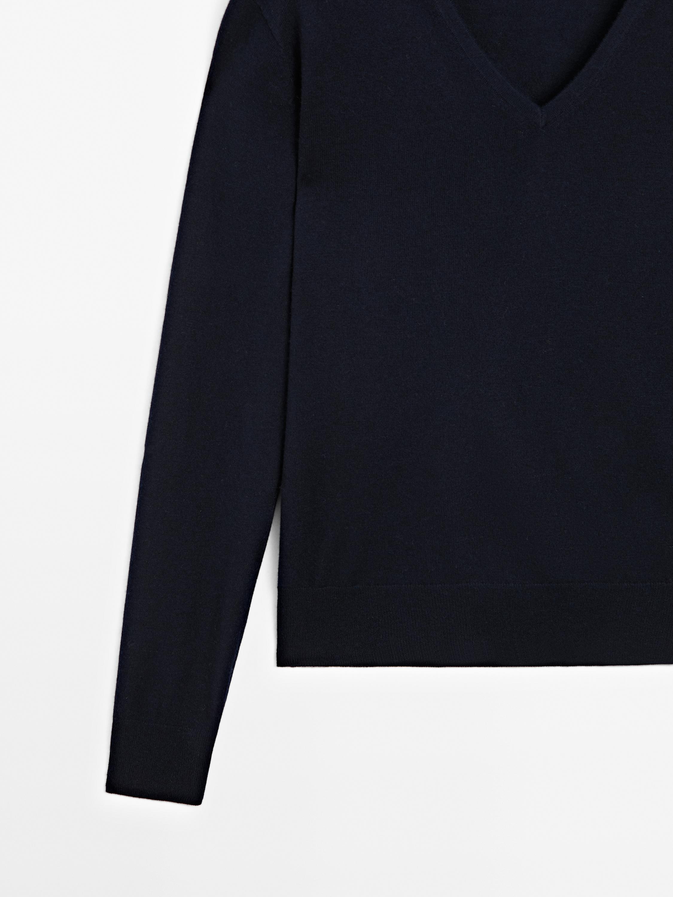 Pull laine en maille à col V